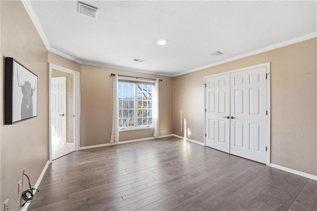 9206 W 146th Place, Overland Park, KS 66221