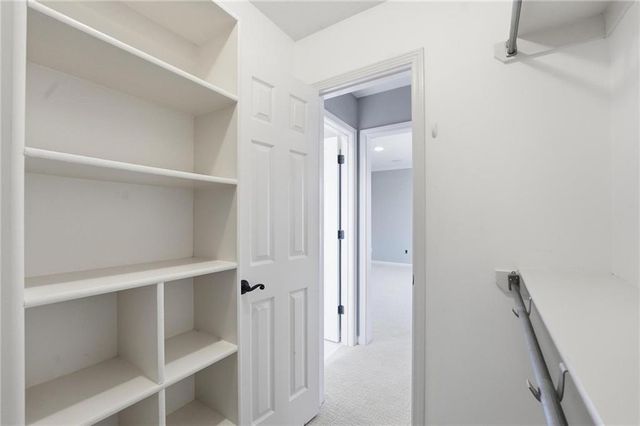 9206 W 146th Place, Overland Park, KS 66221