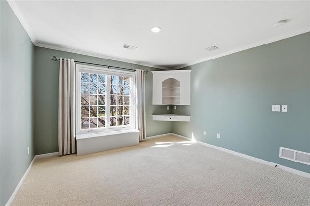 9206 W 146th Place, Overland Park, KS 66221