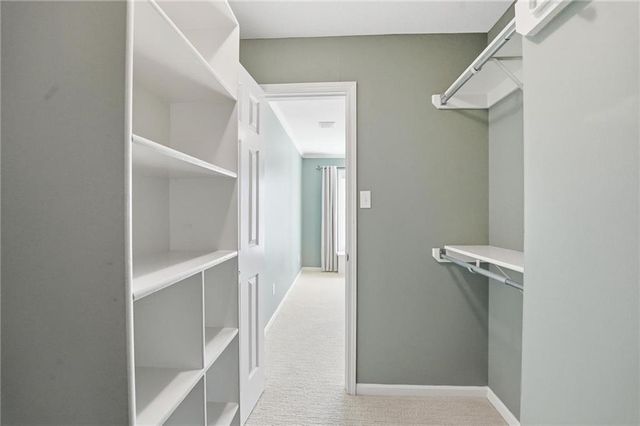 9206 W 146th Place, Overland Park, KS 66221