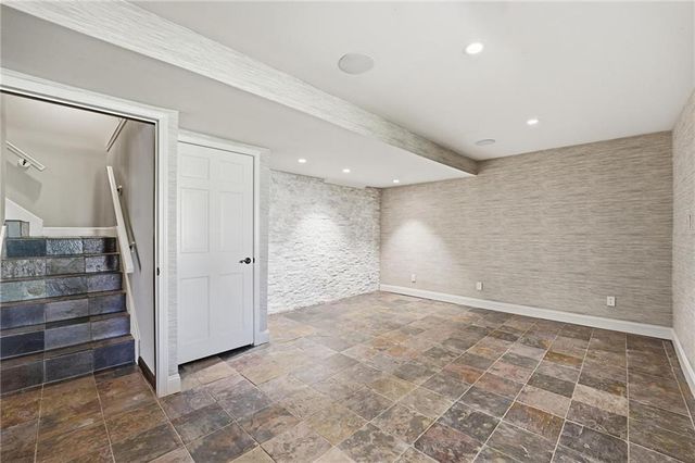 9206 W 146th Place, Overland Park, KS 66221