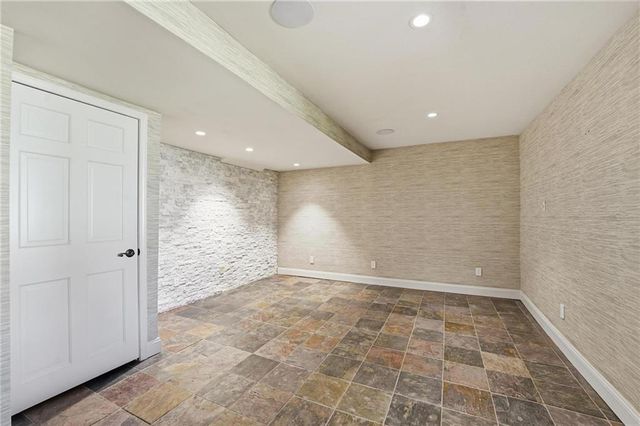 9206 W 146th Place, Overland Park, KS 66221