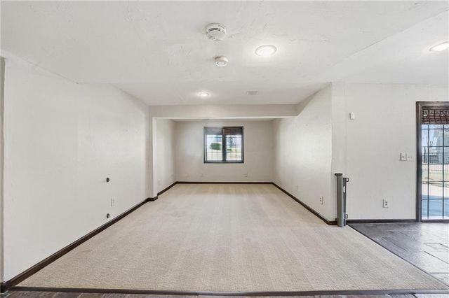 9206 W 146th Place, Overland Park, KS 66221