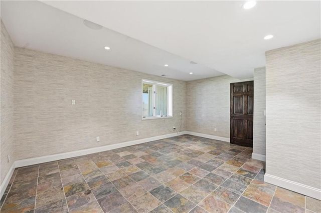 9206 W 146th Place, Overland Park, KS 66221