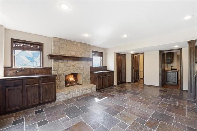 9206 W 146th Place, Overland Park, KS 66221