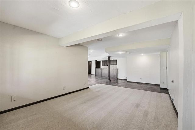 9206 W 146th Place, Overland Park, KS 66221