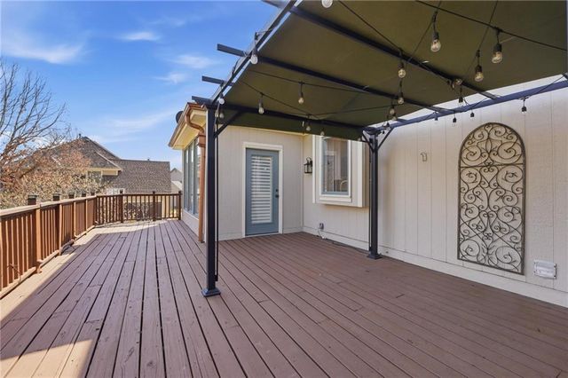 9206 W 146th Place, Overland Park, KS 66221