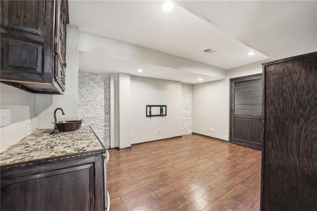 9206 W 146th Place, Overland Park, KS 66221