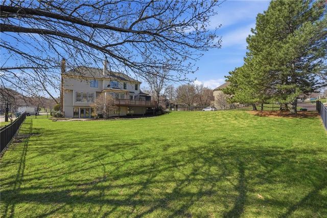 9206 W 146th Place, Overland Park, KS 66221