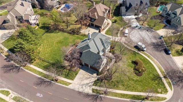 9206 W 146th Place, Overland Park, KS 66221