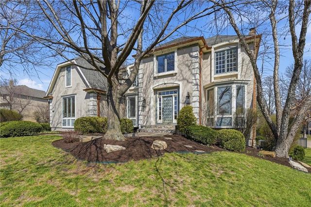 9206 W 146th Place, Overland Park, KS 66221