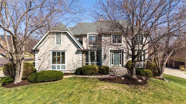 9206 W 146th Place, Overland Park, KS 66221