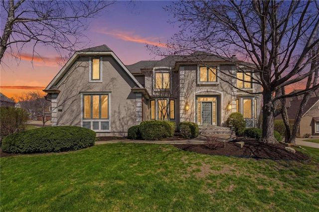 9206 W 146th Place, Overland Park, KS 66221
