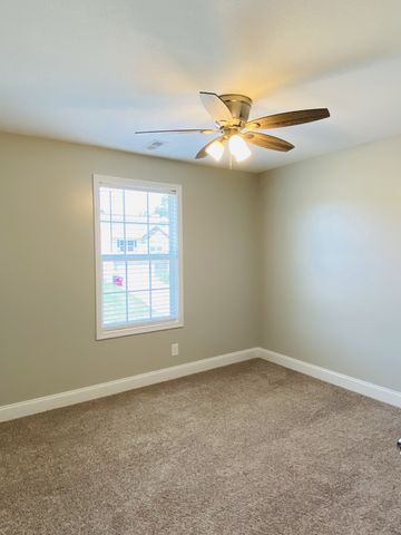 133 Sycamore Hill Dr, Clarksville, TN 37042