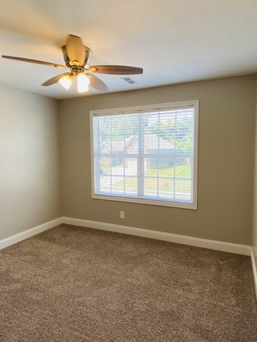 133 Sycamore Hill Dr, Clarksville, TN 37042