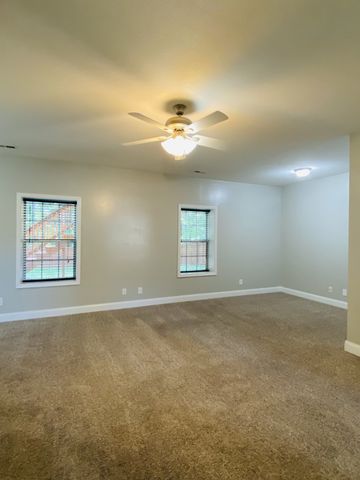 133 Sycamore Hill Dr, Clarksville, TN 37042