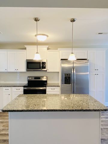 133 Sycamore Hill Dr, Clarksville, TN 37042