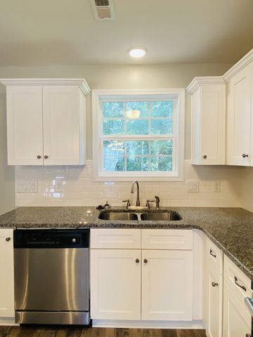 133 Sycamore Hill Dr, Clarksville, TN 37042