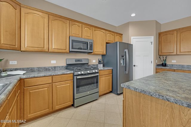 8732 N Finfrock Drive, Tucson, AZ 85743
