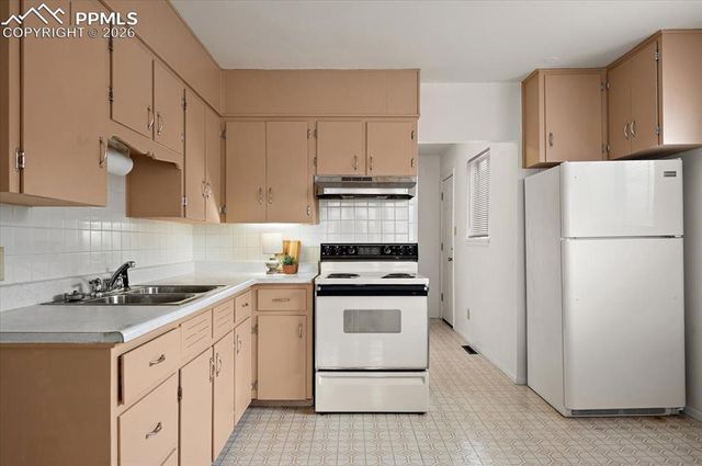 1726 Moore Avenue, Pueblo, CO 81005