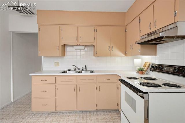 1726 Moore Avenue, Pueblo, CO 81005