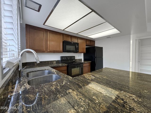 6729 N 44TH Avenue, Glendale, AZ 85301