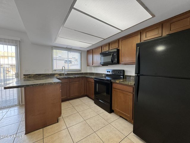 6729 N 44TH Avenue, Glendale, AZ 85301