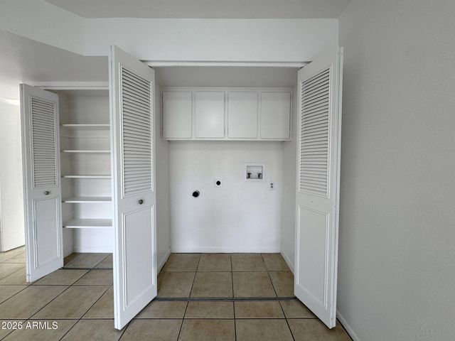 6729 N 44TH Avenue, Glendale, AZ 85301