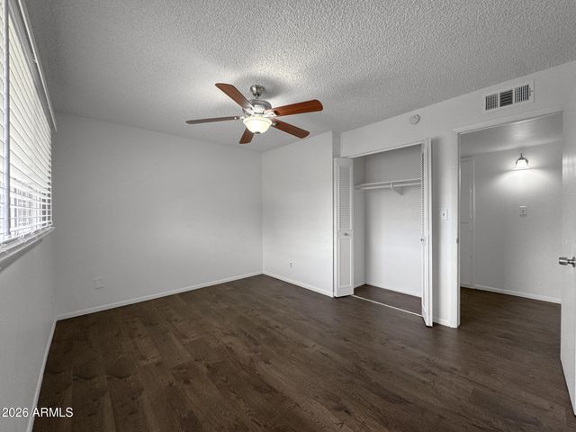 6729 N 44TH Avenue, Glendale, AZ 85301