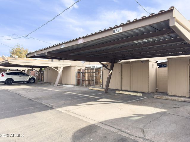 6729 N 44TH Avenue, Glendale, AZ 85301
