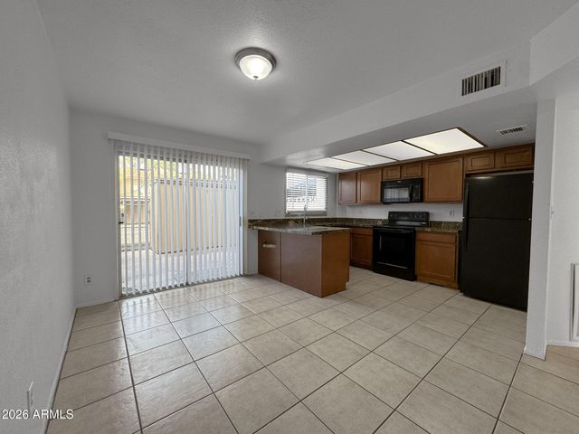 6729 N 44TH Avenue, Glendale, AZ 85301