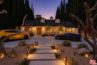 5953 Oakdale Avenue, Woodland Hills, CA 91367