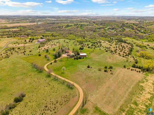8701 E Maple St Street, Brandon, SD 57005