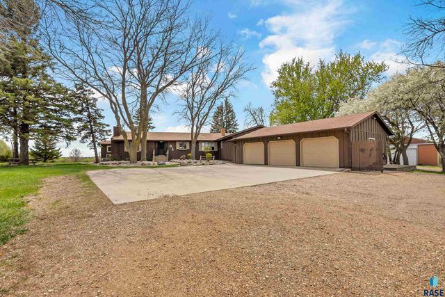 8701 E Maple St Street, Brandon, SD 57005
