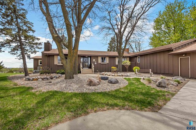 8701 E Maple St Street, Brandon, SD 57005