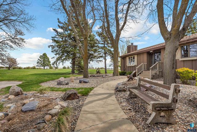 8701 E Maple St Street, Brandon, SD 57005