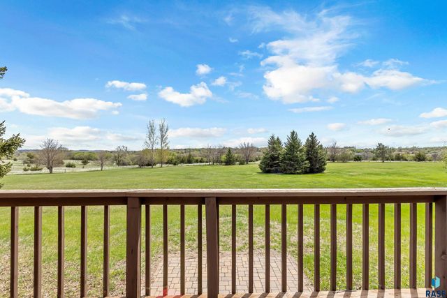 8701 E Maple St Street, Brandon, SD 57005