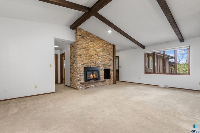 8701 E Maple St Street, Brandon, SD 57005
