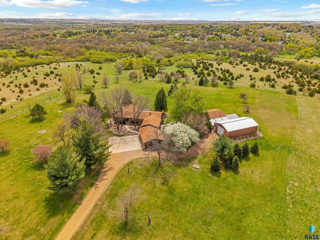 8701 E Maple St Street, Brandon, SD 57005
