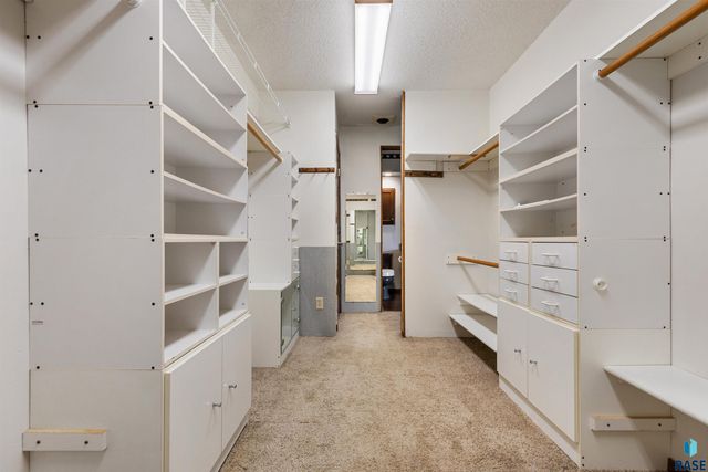 8701 E Maple St Street, Brandon, SD 57005