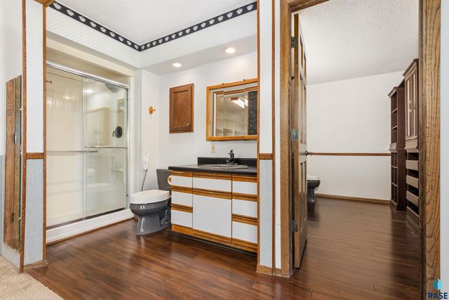 8701 E Maple St Street, Brandon, SD 57005