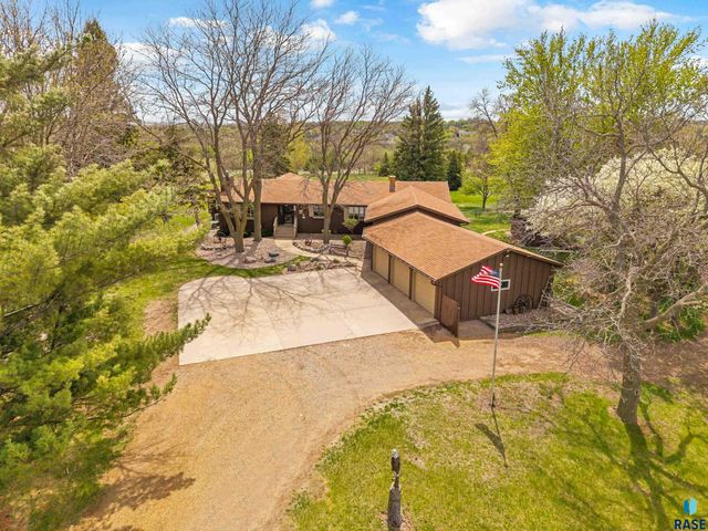 8701 E Maple St Street, Brandon, SD 57005