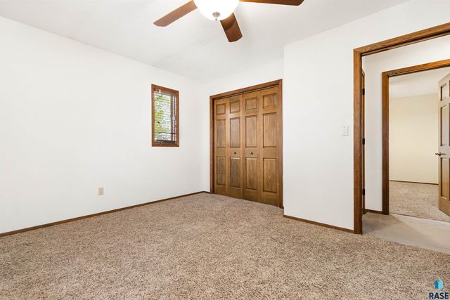 8701 E Maple St Street, Brandon, SD 57005