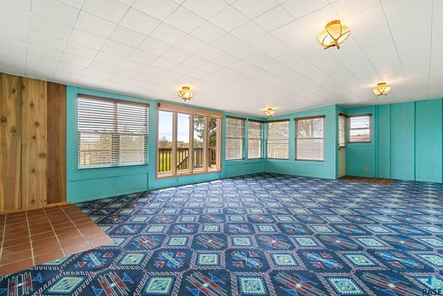 8701 E Maple St Street, Brandon, SD 57005