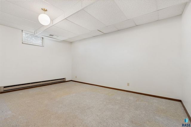 8701 E Maple St Street, Brandon, SD 57005