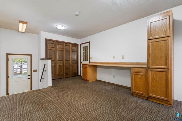 8701 E Maple St Street, Brandon, SD 57005