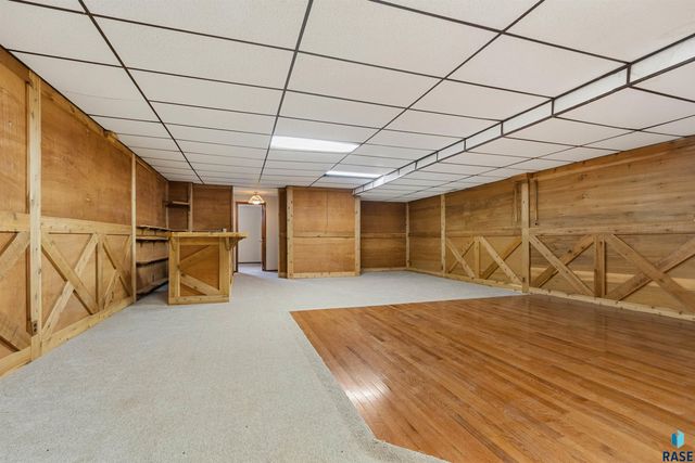 8701 E Maple St Street, Brandon, SD 57005