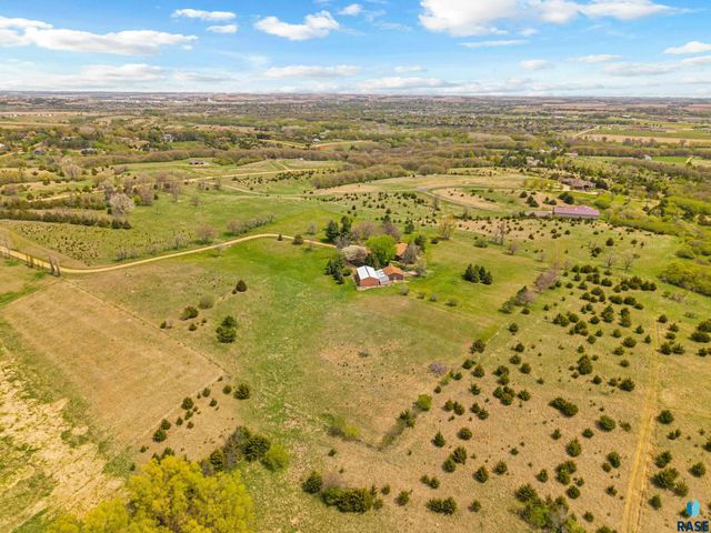 8701 E Maple St Street, Brandon, SD 57005