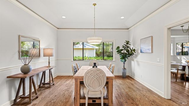 11 Saddlebrook Ct, Novato, CA 94947