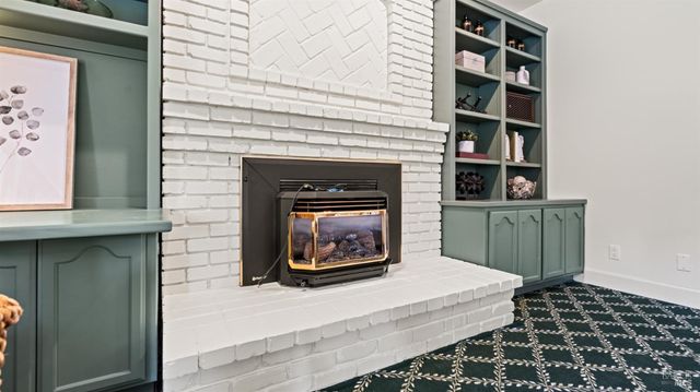 11 Saddlebrook Ct, Novato, CA 94947